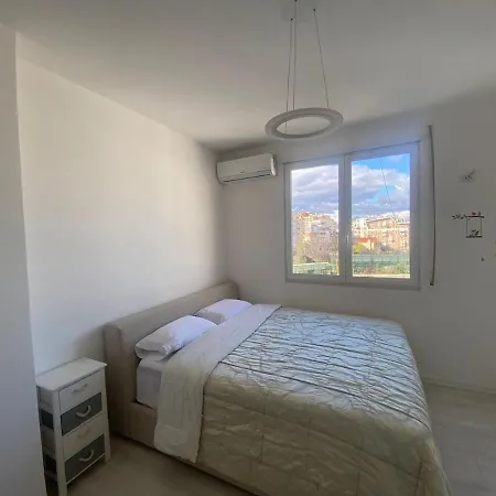 Cozy With Zoo And View *